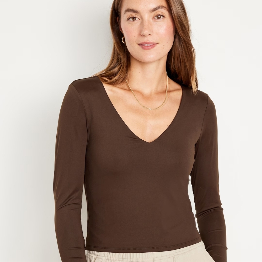 Old Navy Double Layer Sculpting Crop T-Shirt (in brown) Size L